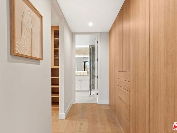 100 S La Jolla Avenue, Los Angeles CA 90048
