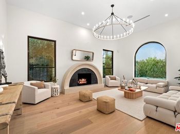 100 S La Jolla Avenue