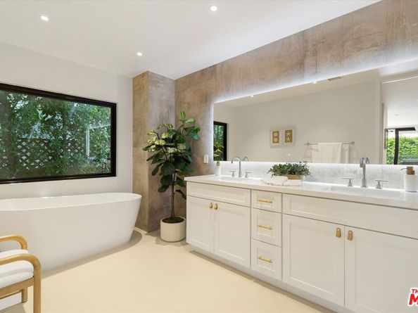 100 S La Jolla Avenue, Los Angeles CA 90048