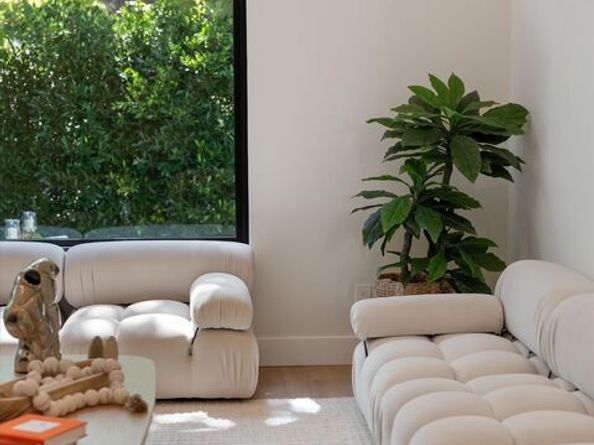 100 S La Jolla Avenue, Los Angeles CA 90048