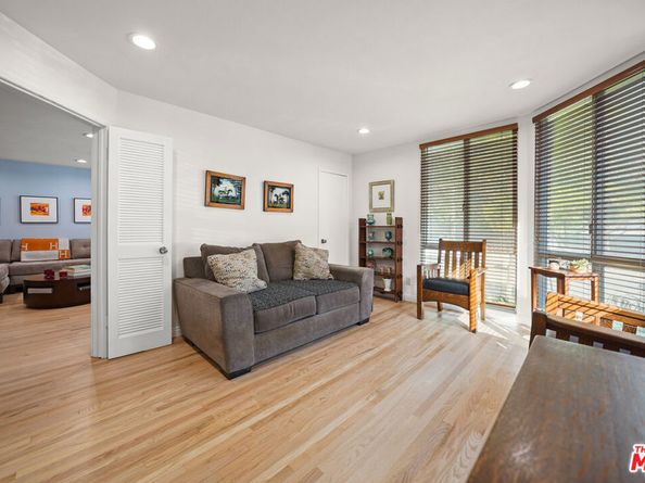 8530 Holloway Drive 215, West Hollywood CA 90069