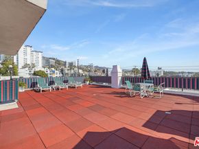 8530 Holloway Drive 215, West Hollywood CA 90069