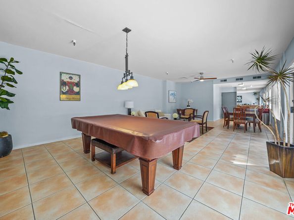 8530 Holloway Drive 215, West Hollywood CA 90069