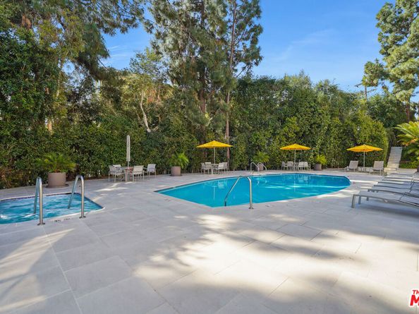 8530 Holloway Drive 215, West Hollywood CA 90069