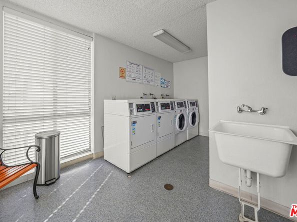 8530 Holloway Drive 215, West Hollywood CA 90069