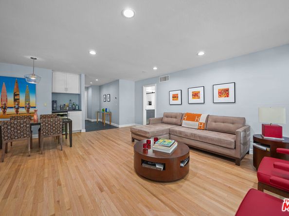 8530 Holloway Drive 215, West Hollywood CA 90069
