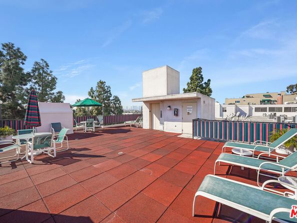 8530 Holloway Drive 215, West Hollywood CA 90069