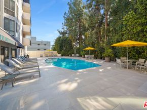 8530 Holloway Drive 215, West Hollywood CA 90069