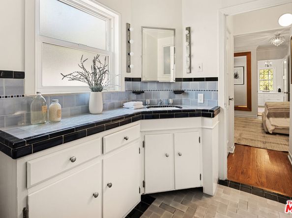 11345 Denair Street, Los Angeles CA 90049