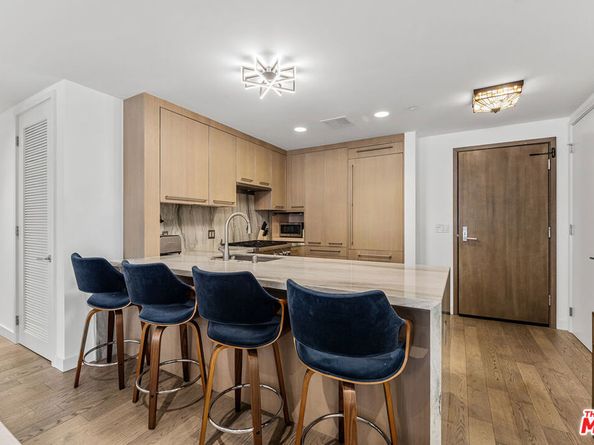 1755 Ocean Avenue 203, Santa Monica CA 91401