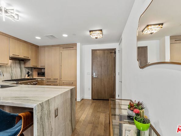 1755 Ocean Avenue 203, Santa Monica CA 91401
