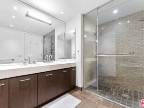 1755 Ocean Avenue 203, Santa Monica CA 91401