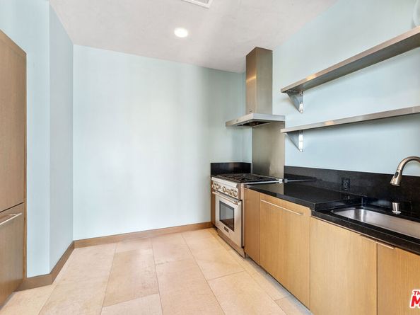 1755 Ocean Avenue 203, Santa Monica CA 91401