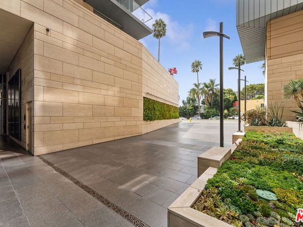 1755 Ocean Avenue 203, Santa Monica CA 91401