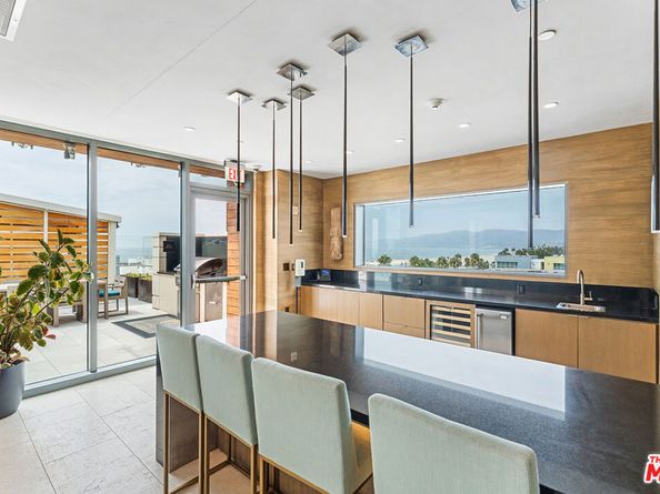 1755 Ocean Avenue 203, Santa Monica CA 91401
