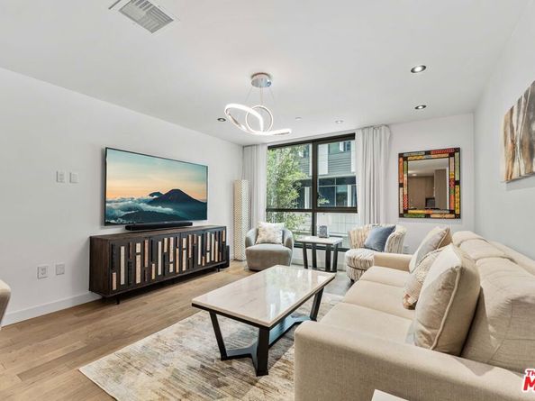 1755 Ocean Avenue 203, Santa Monica CA 91401