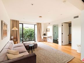 1900 Penmar Avenue, Venice CA 90291