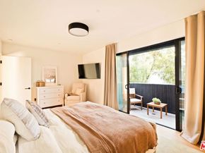 1900 Penmar Avenue, Venice CA 90291