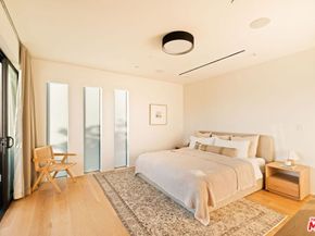 1900 Penmar Avenue, Venice CA 90291
