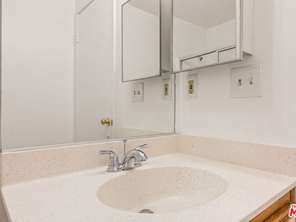 620 E Harvard Road H, Burbank CA 91501