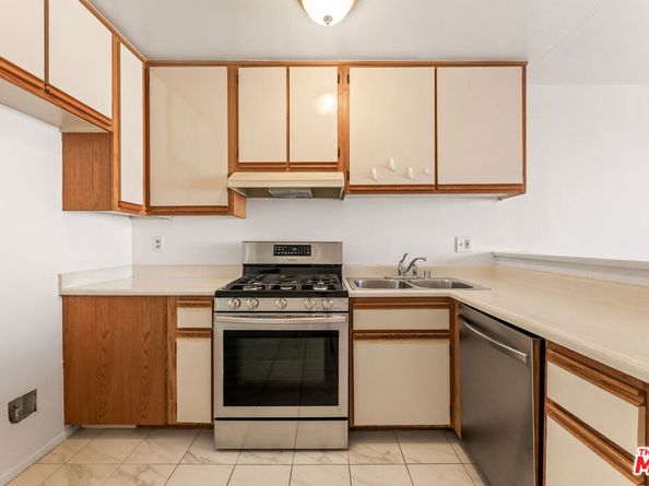 620 E Harvard Road H, Burbank CA 91501
