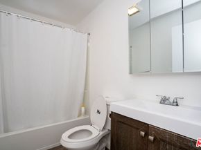 1047 E 33rd Street, Los Angeles CA 90011