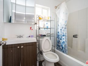 1047 E 33rd Street, Los Angeles CA 90011