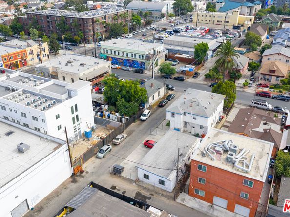 1047 E 33rd Street, Los Angeles CA 90011