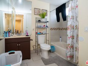 1047 E 33rd Street, Los Angeles CA 90011