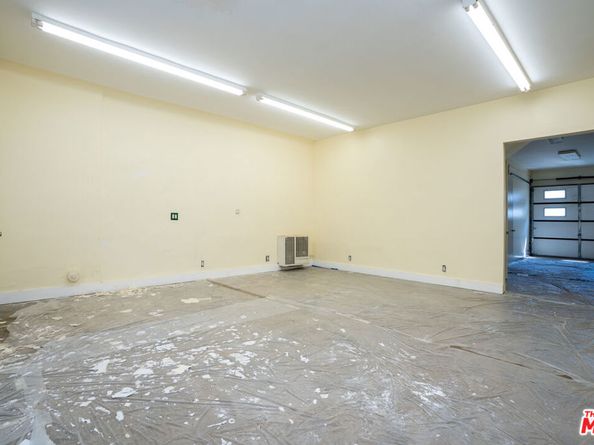 1412 W Florence Avenue, Los Angeles CA 90047