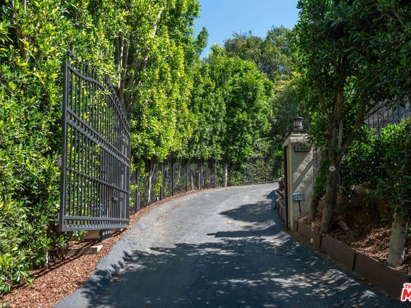 2468 Coldwater Canyon Drive, Beverly Hills CA 90210