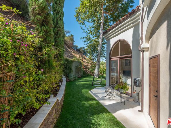 2468 Coldwater Canyon Drive, Beverly Hills CA 90210