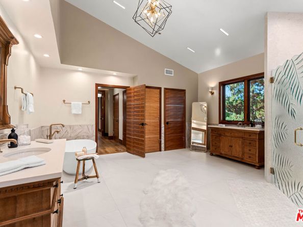 2468 Coldwater Canyon Drive, Beverly Hills CA 90210