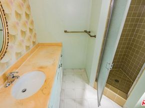 960 Crestview Drive, Pasadena CA 91107
