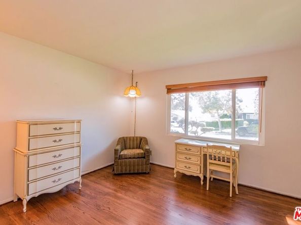 960 Crestview Drive, Pasadena CA 91107