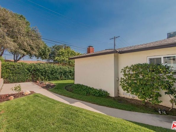 960 Crestview Drive, Pasadena CA 91107
