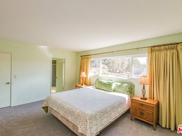 960 Crestview Drive, Pasadena CA 91107