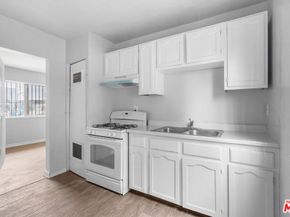 9823 S Main Street, Los Angeles CA 90003