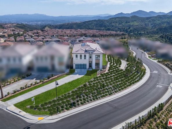 20668 W Hummingbird Court, Porter Ranch CA 91326