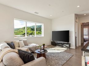 20668 W Hummingbird Court, Porter Ranch CA 91326