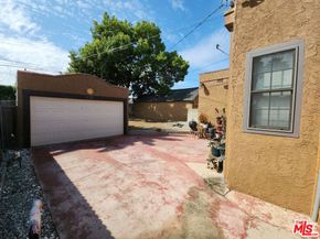 1932 W 84th Street, Los Angeles CA 90047