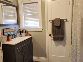 1932 W 84th Street, Los Angeles CA 90047