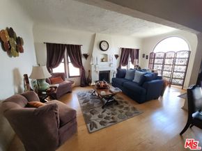 1932 W 84th Street, Los Angeles CA 90047