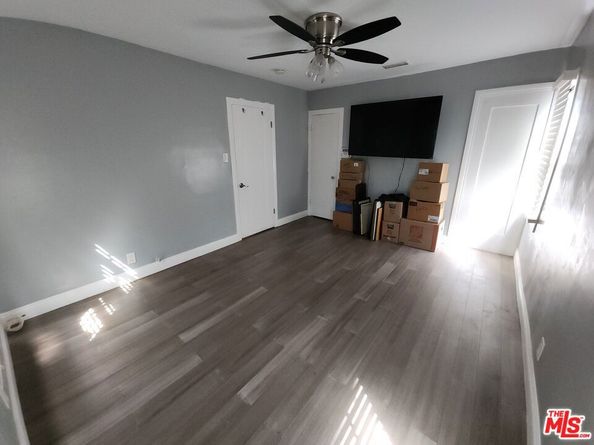 1932 W 84th Street, Los Angeles CA 90047