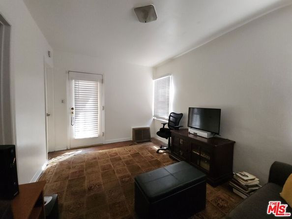 1932 W 84th Street, Los Angeles CA 90047