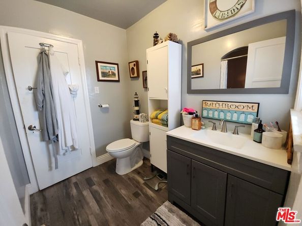 1932 W 84th Street, Los Angeles CA 90047