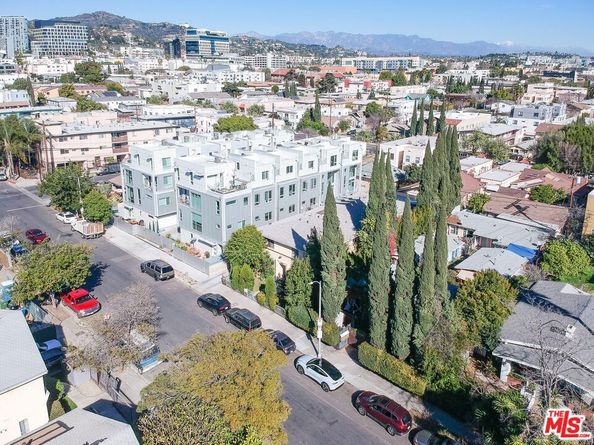 1140 N Beachwood Drive, Los Angeles CA 90038