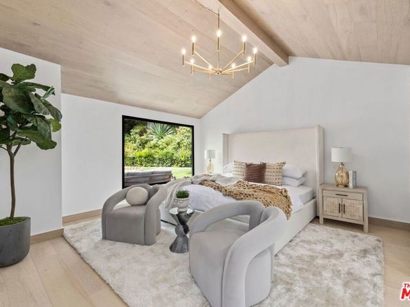 15415 Milldale Drive, Los Angeles CA 90077
