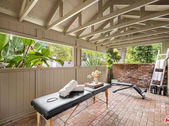 15415 Milldale Drive, Los Angeles CA 90077