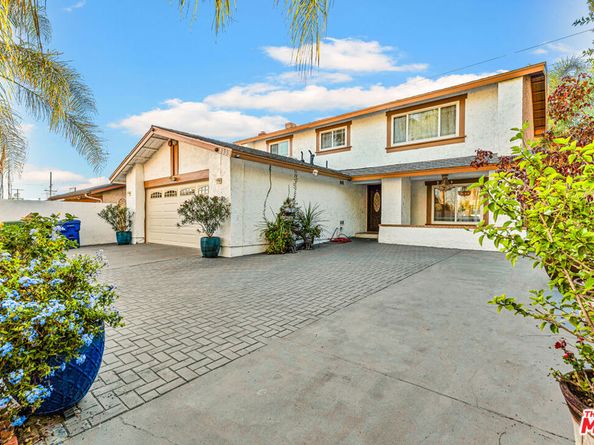 8333 Topeka Drive, Northridge CA 91324